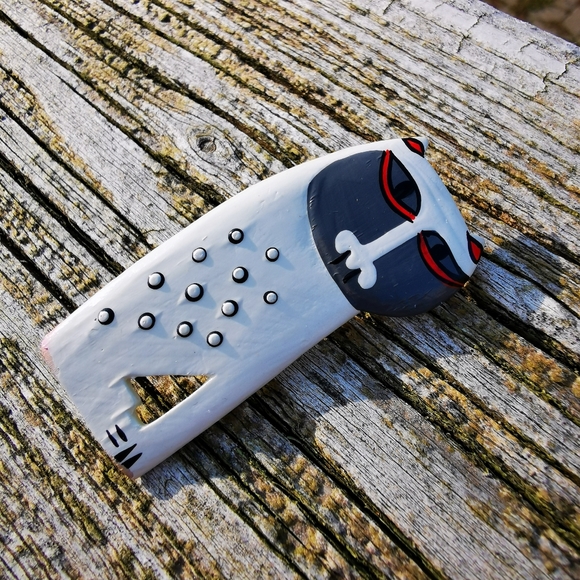 Laurel Burch Style Painted Wooden Cat Brooch - Picture 4 of 13